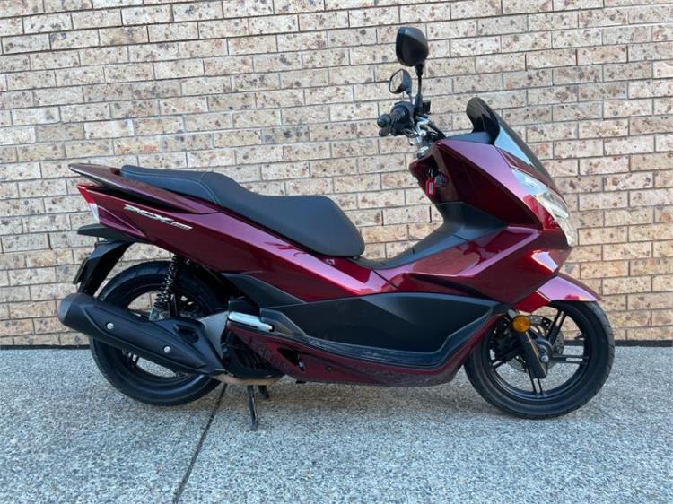 2016 HONDA 150CC SCOOTER PCX MY15