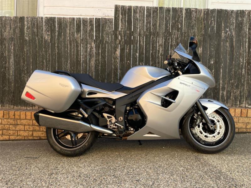 2011 TRIUMPH 1050CC SPORTS SPRINT GT MY11